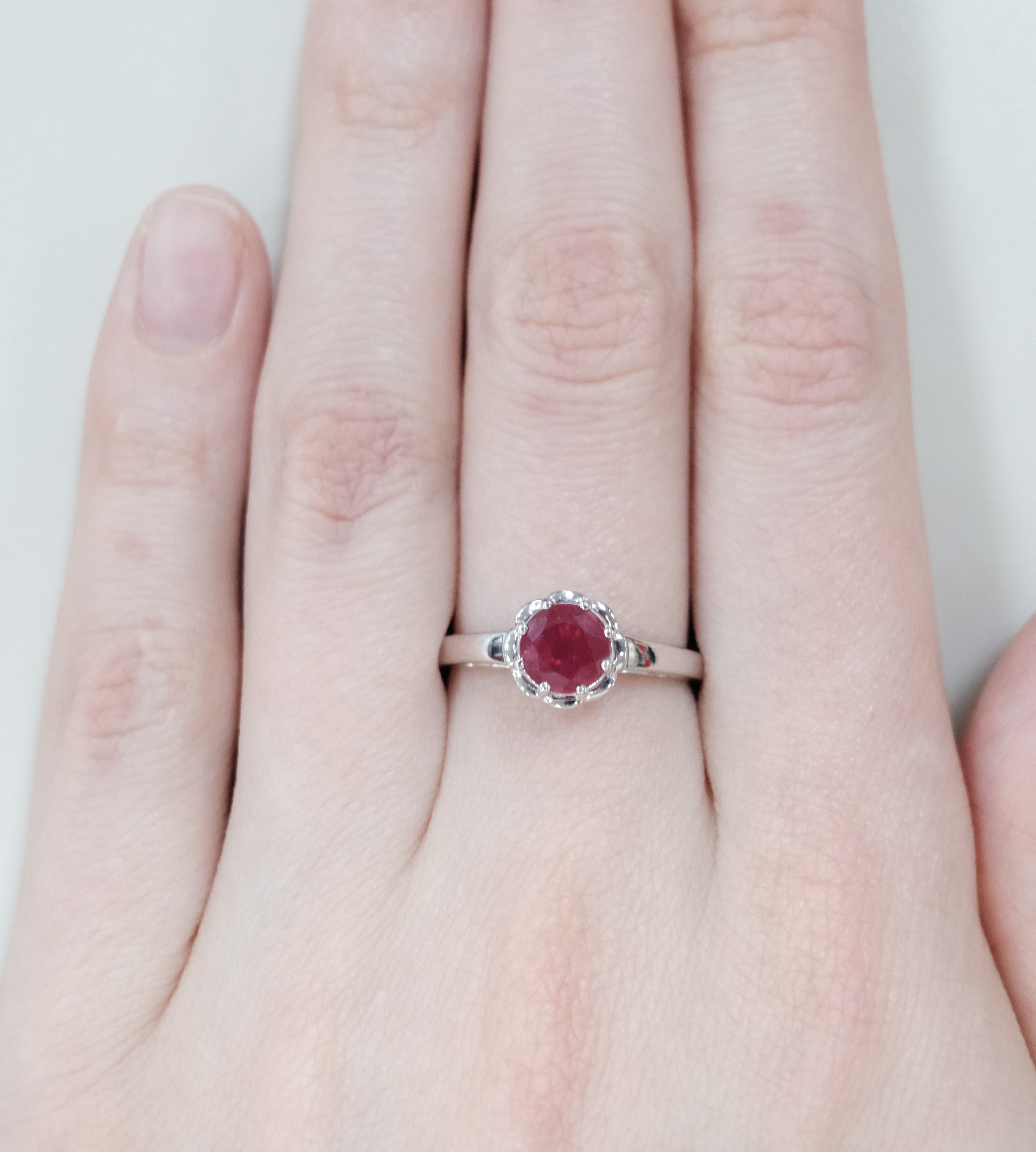 Серебряное кольцо с рубином